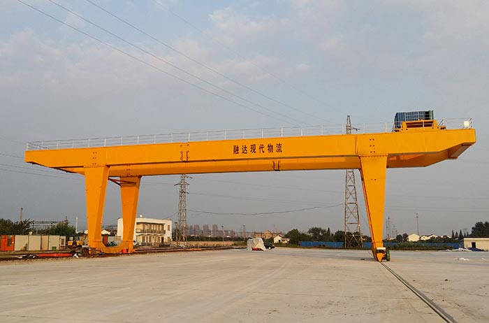 U型雙梁門式起重機.jpg