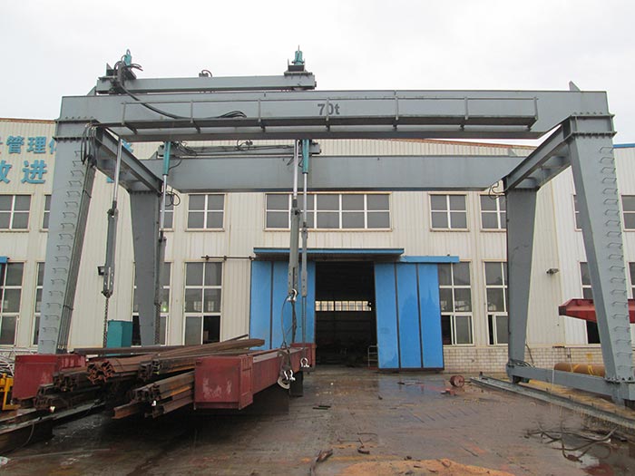 雙梁液壓龍門起重機(jī).jpg