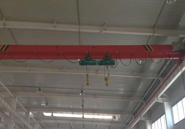 LDE型電動(dòng)單梁起重機(jī).jpg